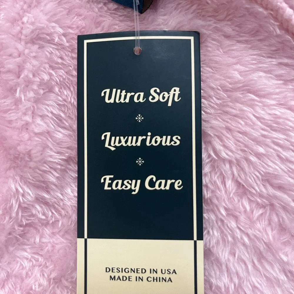 Pink Ultra Soft Luxurious Small Medium Bathrobe NWT 42” long